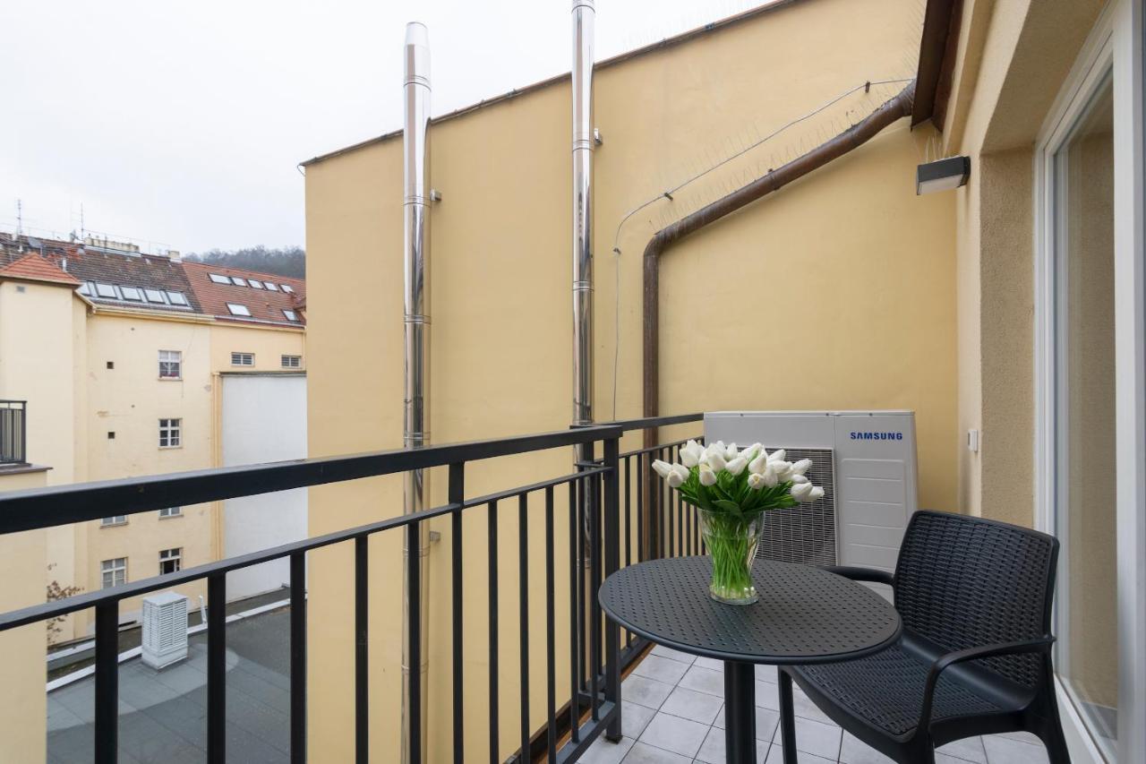 Kinsky Garden Apartments And Suites By Dwellfort Praga Exterior foto
