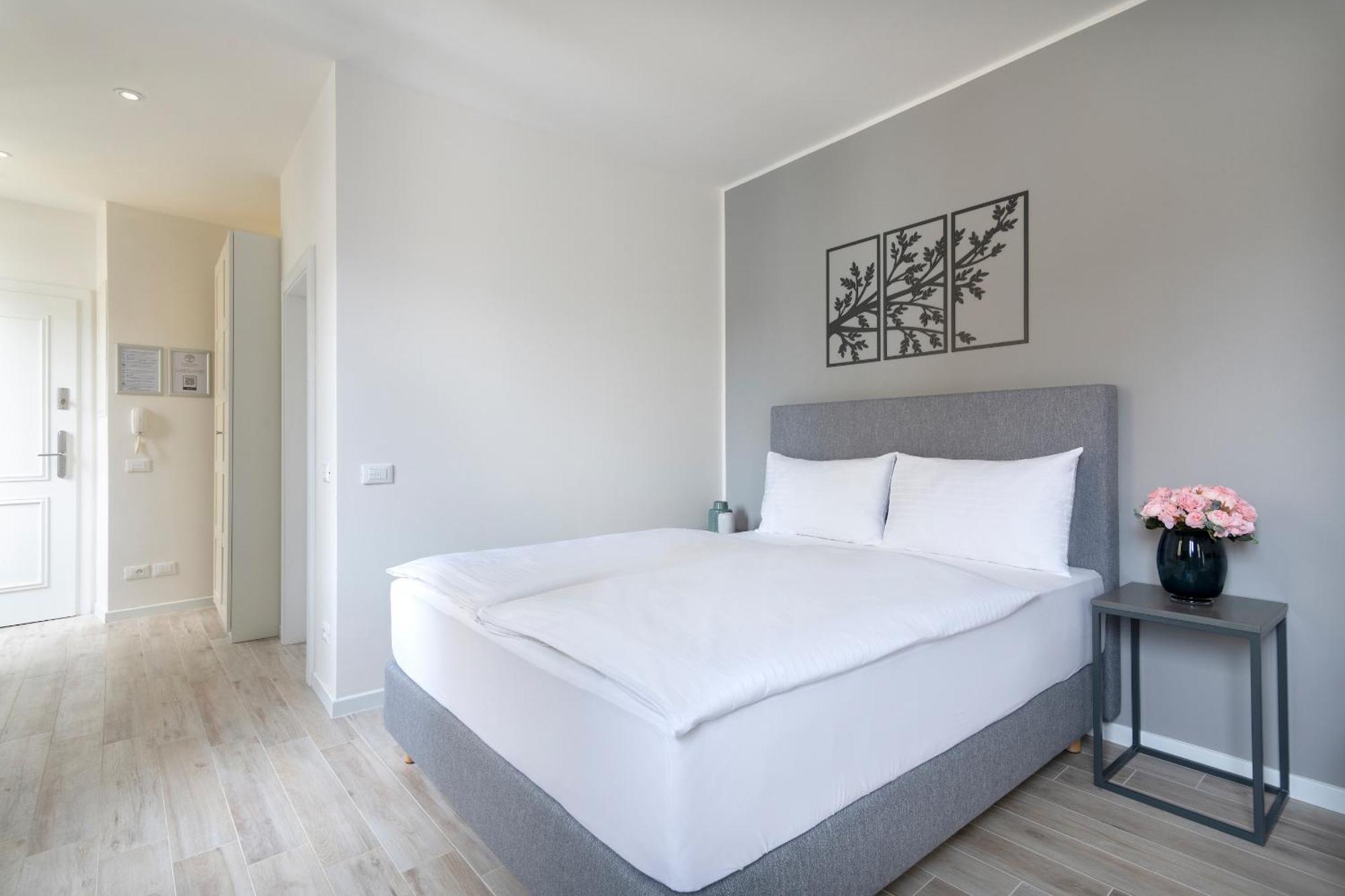 Kinsky Garden Apartments And Suites By Dwellfort Praga Exterior foto