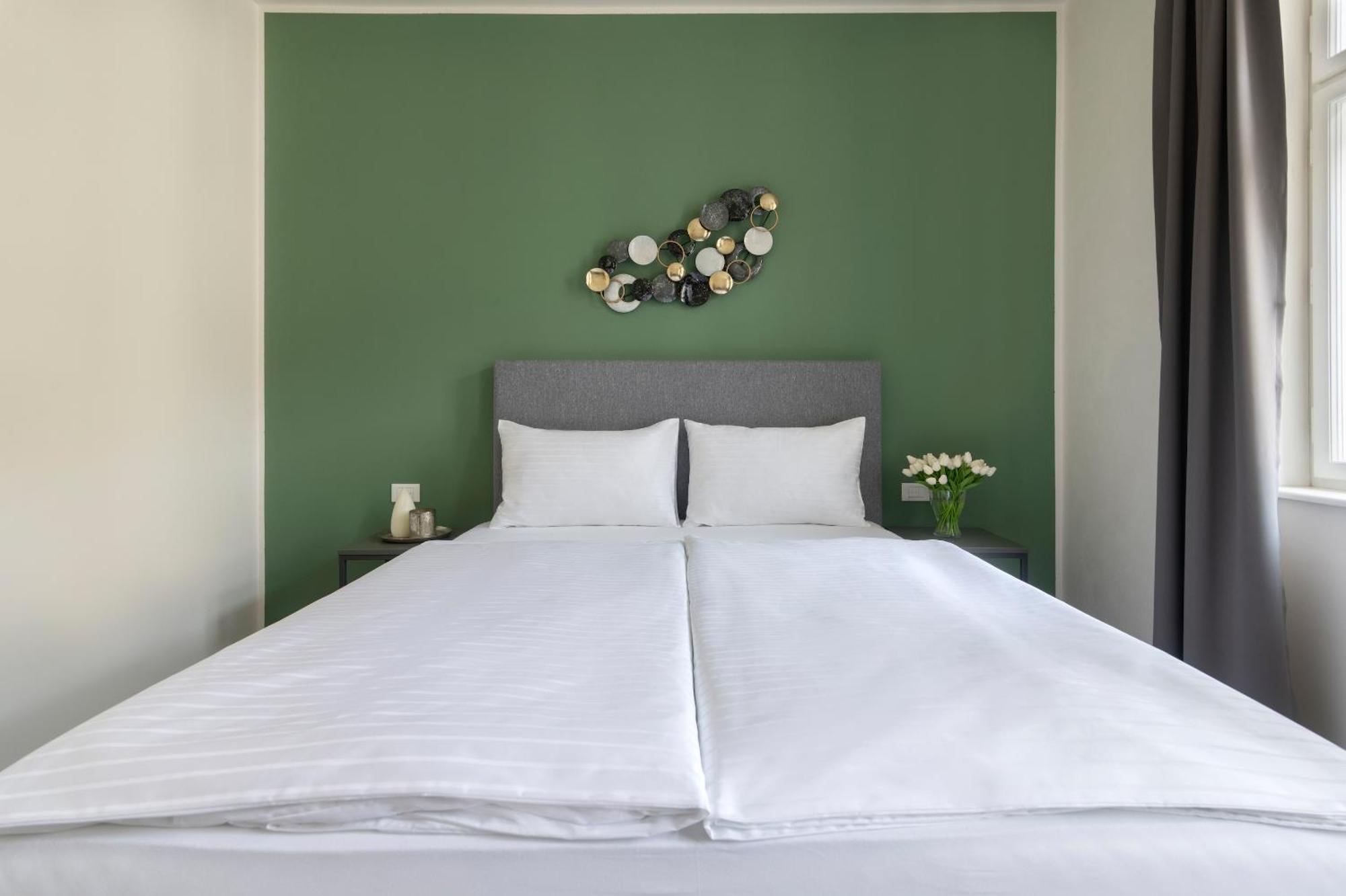 Kinsky Garden Apartments And Suites By Dwellfort Praga Exterior foto
