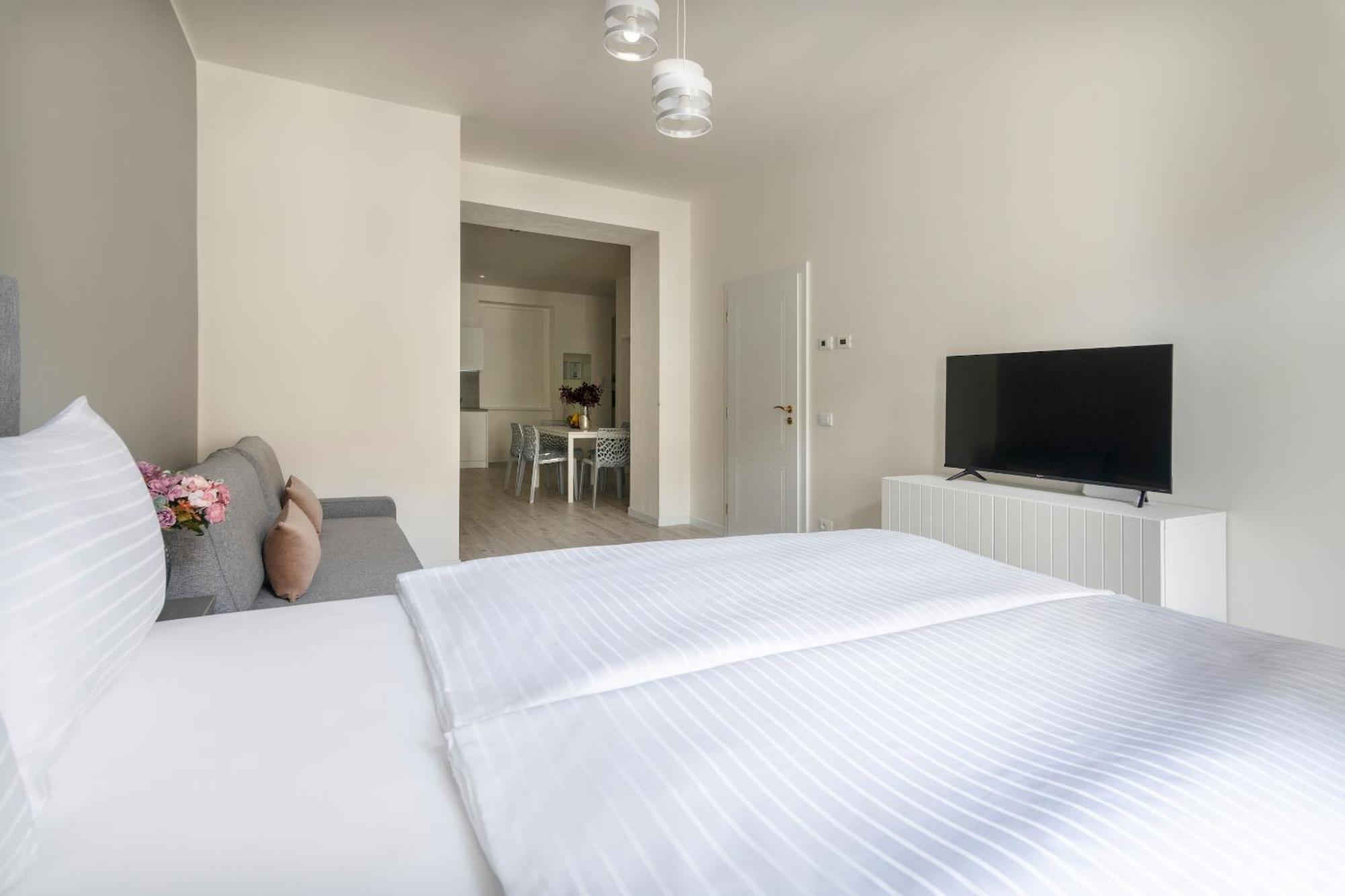 Kinsky Garden Apartments And Suites By Dwellfort Praga Quarto foto